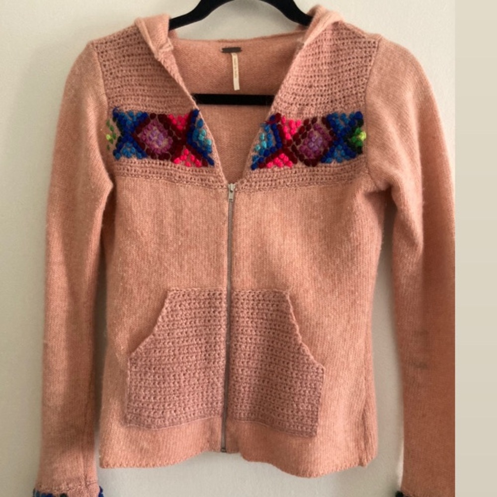Free people xs embroidered sweater w hood